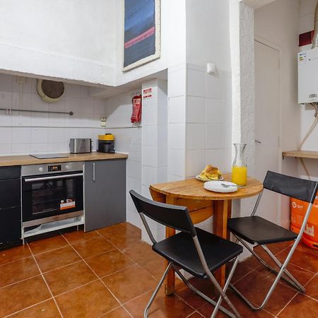 Lovely Apt In Bairro Alto Lisbon Bagian luar foto