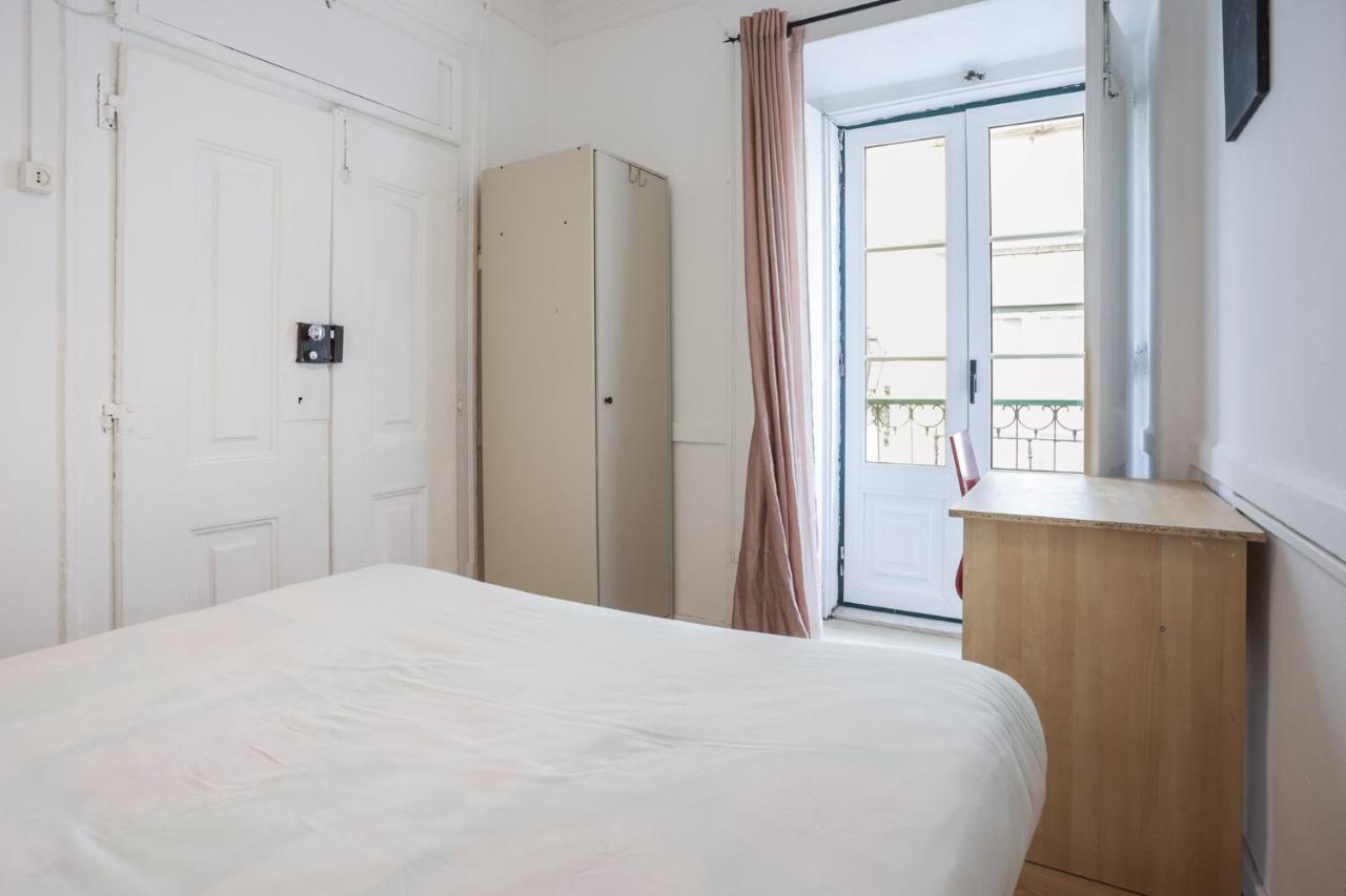 Lovely Apt In Bairro Alto Lisbon Bagian luar foto