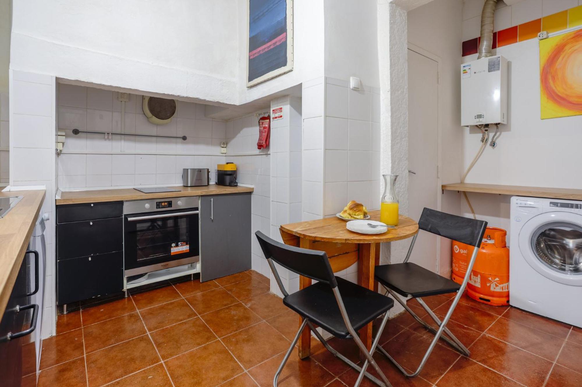 Lovely Apt In Bairro Alto Lisbon Bagian luar foto