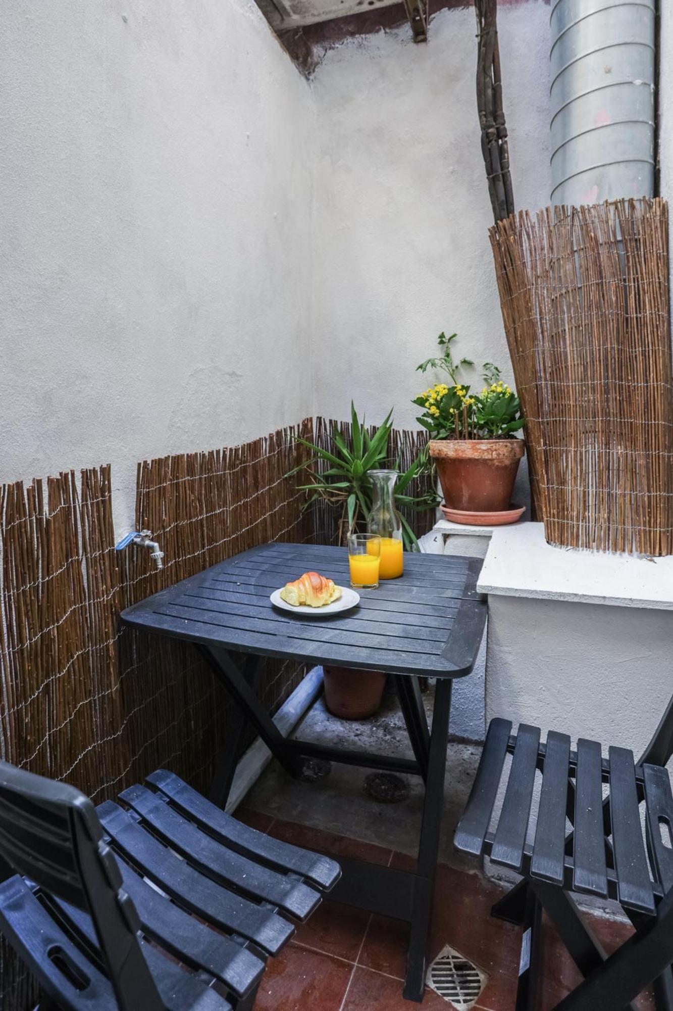 Lovely Apt In Bairro Alto Lisbon Bagian luar foto